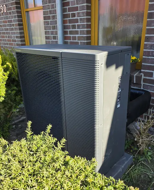 Panasonic Wärmepumpe, montiert in Aurich