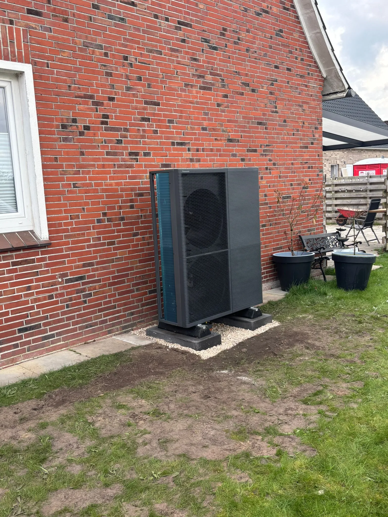 Panasonic Aquarea M-Serie Außeneinheit in Bunde