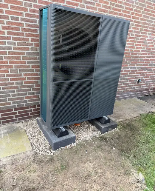 Panasonic Wärmepumpe, montiert in Oldenburg