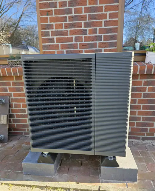 Panasonic Wärmepumpe, montiert in Westerstede